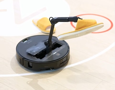 saros Z70 robotik kollu süpürge